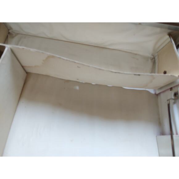 Vintage 1968 Mattel BARBIE DOLL Hot Pink Vinyl Storage Carry Case TRUNK Read - Picture 15 of 16